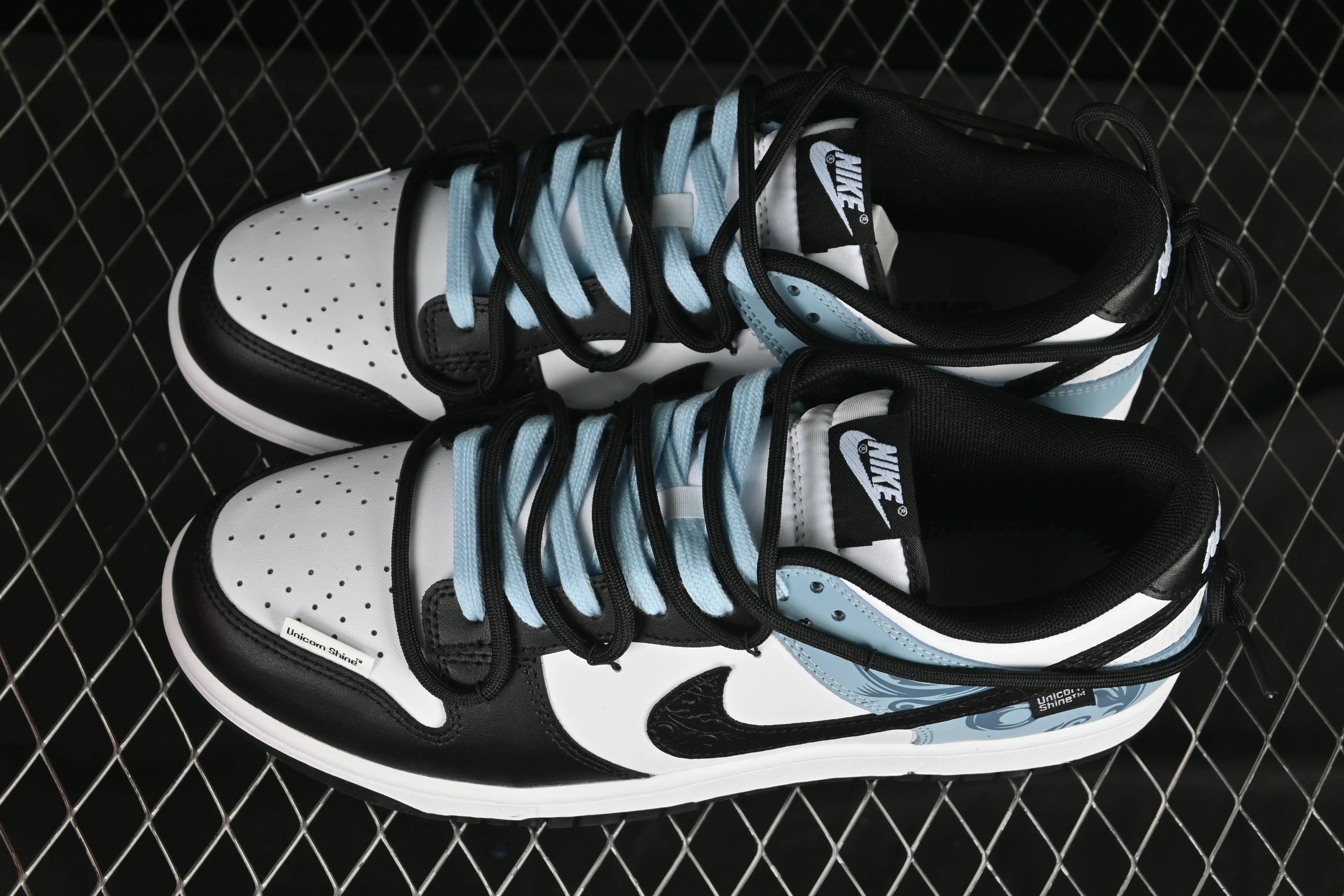 All categories Nk SB Dunk Series Nk SB Dunk Low High-end customized low-top sneakers Nike SB Dunk Low Black and white blue embossed strappy low-top casual sneakers DD1503-101